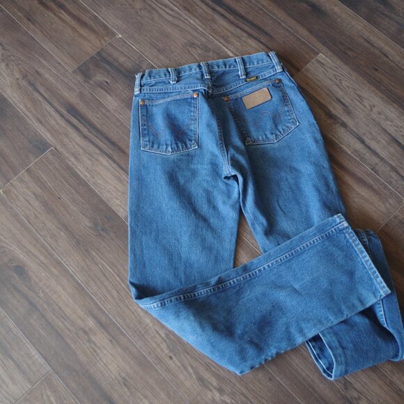 Women's Wrangler Jeans - Picture 1 of 5